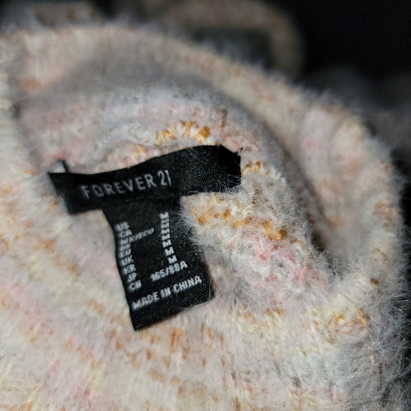 Forever 21 Mock Neck Oversized Sweater sz M NWT Super Soft! - Picture 2 of 5